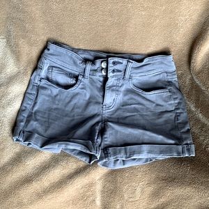 SO Jean shorts. Low rise midi. Size 3 juniors.